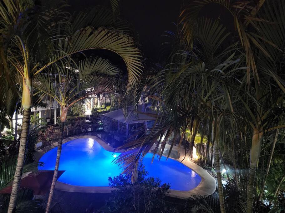 Luxury Top Floor Sunset Villa Noosaville Dış mekan fotoğraf